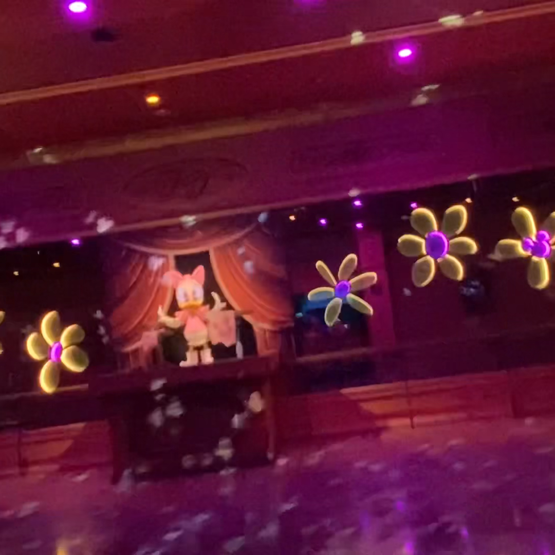 Hidden Mickey in Moving Flower in Daisy Duck's Dance Room on Mickey & Minnie's Runaway Railway